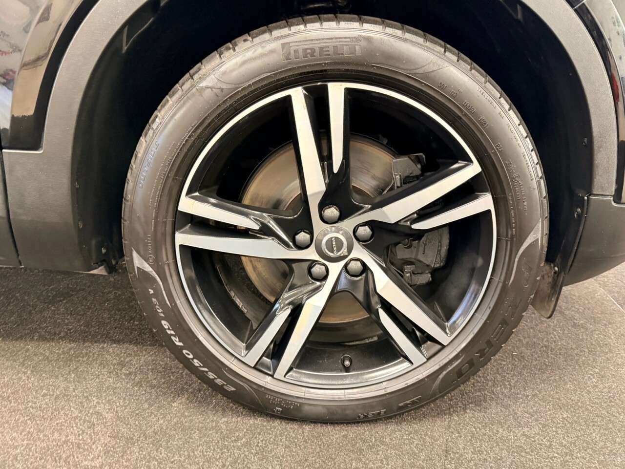 2020 VOLVO XC40 2020 VOLVO XC40