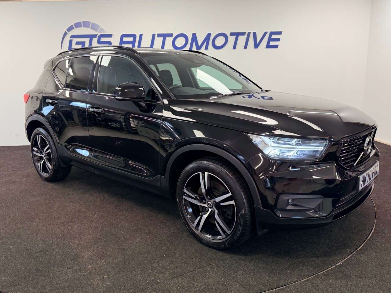 2020 VOLVO XC40 2020 VOLVO XC40
