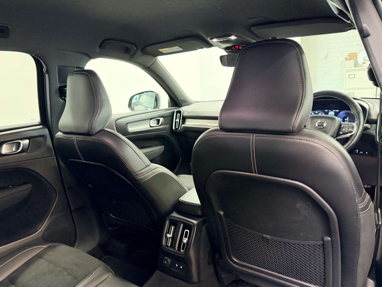 2020 VOLVO XC40 2020 VOLVO XC40