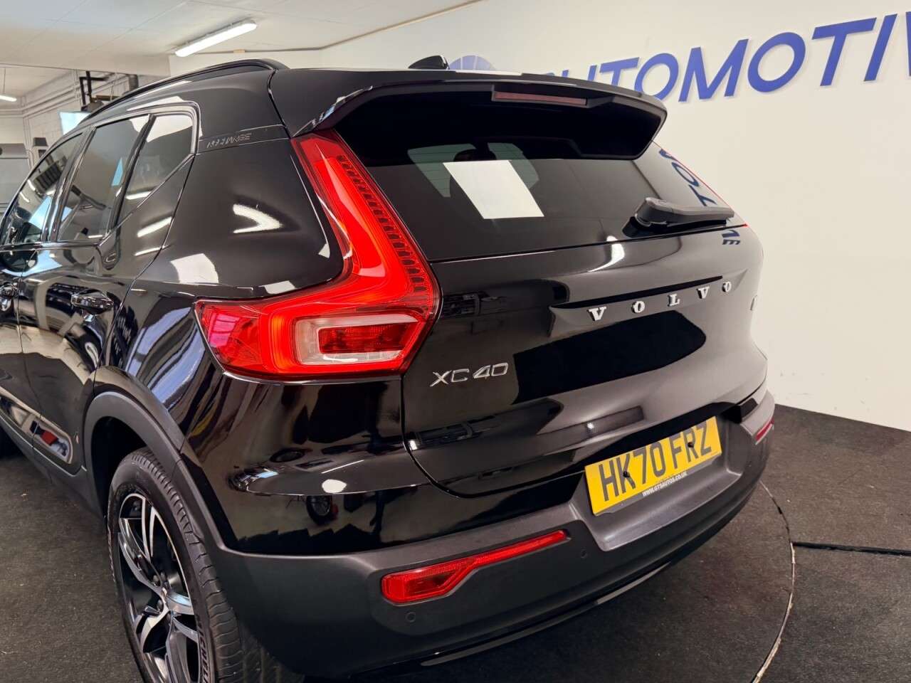 2020 VOLVO XC40 2020 VOLVO XC40
