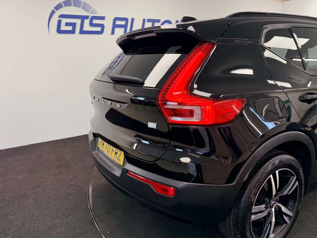 2020 VOLVO XC40 2020 VOLVO XC40