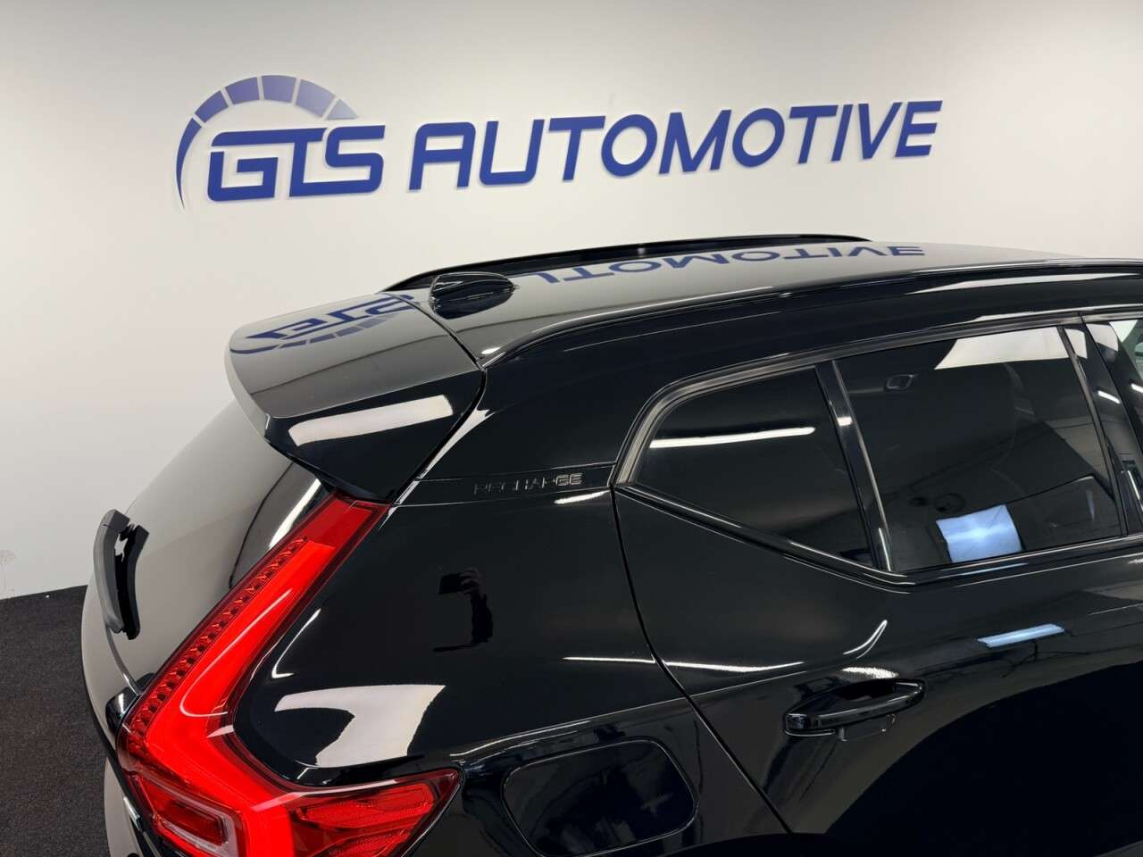 2020 VOLVO XC40 2020 VOLVO XC40