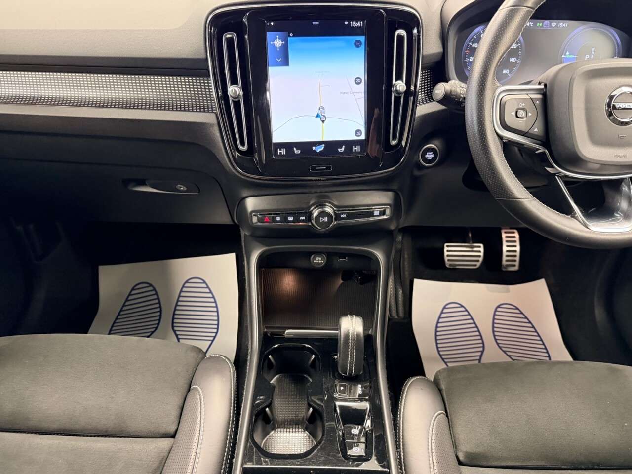 2020 VOLVO XC40 2020 VOLVO XC40