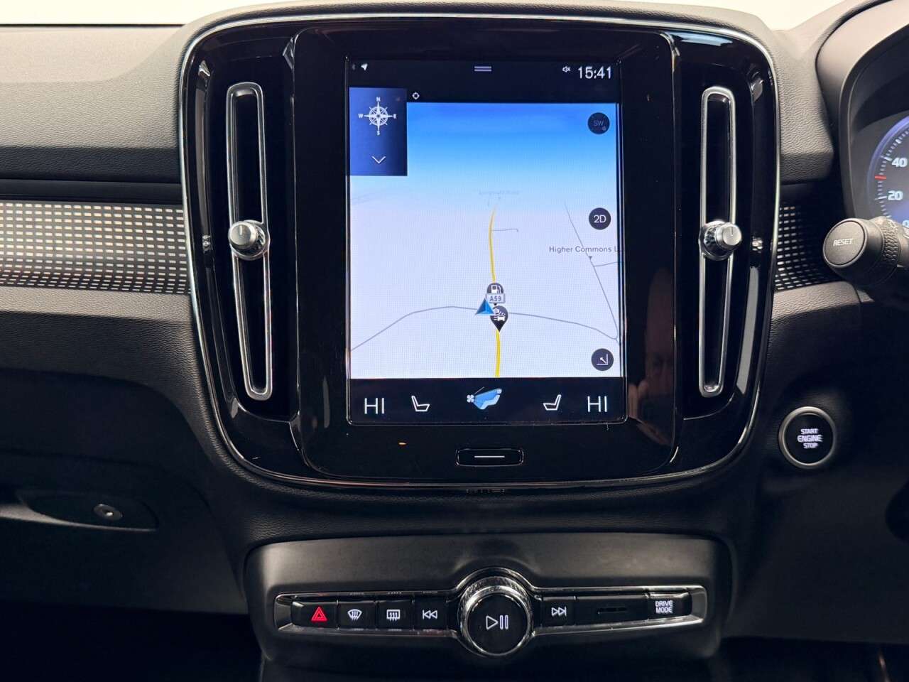 2020 VOLVO XC40 2020 VOLVO XC40