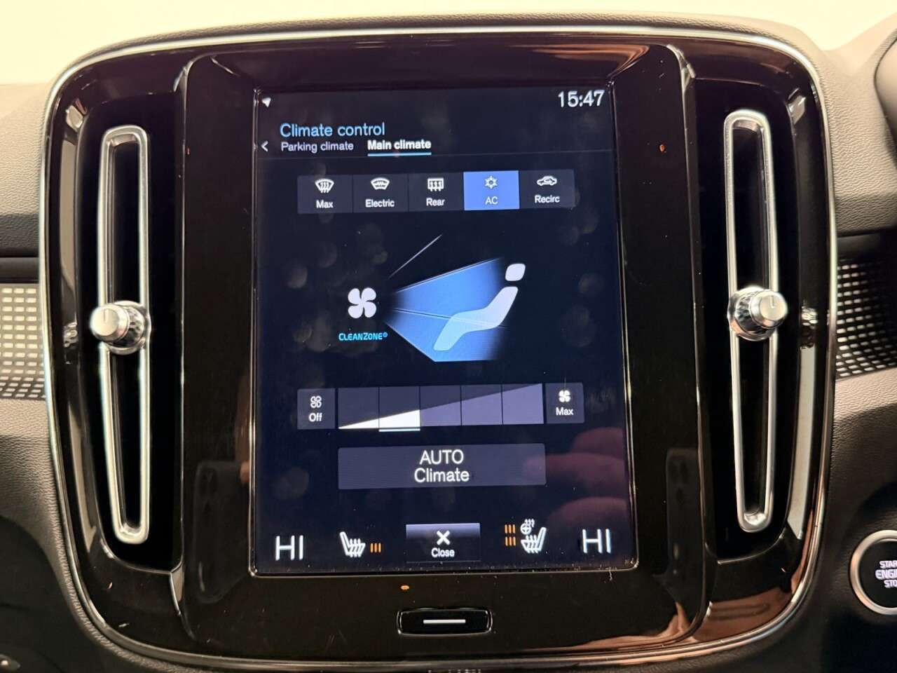 2020 VOLVO XC40 2020 VOLVO XC40