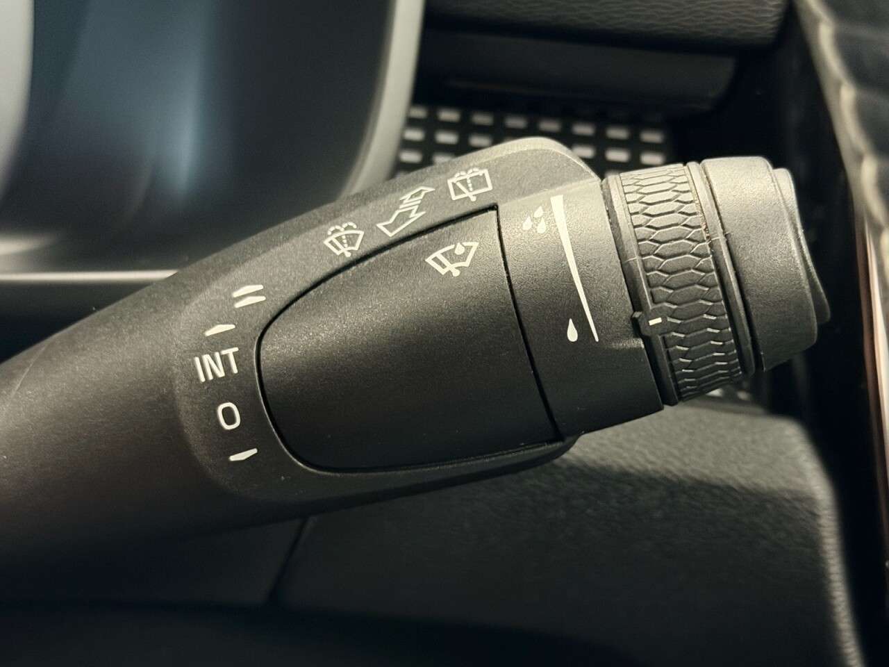 2020 VOLVO XC40 2020 VOLVO XC40