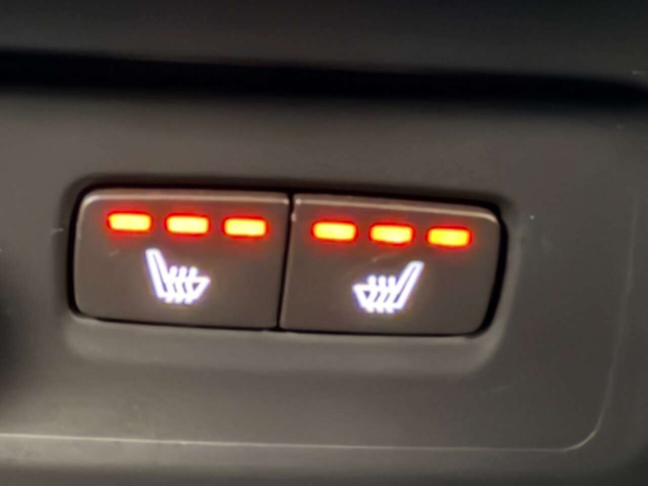 2020 VOLVO XC40 2020 VOLVO XC40