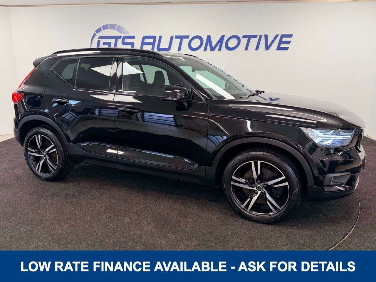A 2020 VOLVO XC40 1.5h T4 RECHARGE 10.7kWh R-DESIGN PLUG-IN HYBRID AUTO 211 BHP + SAT NAV + H A 2020 VOLVO XC40 1.5h T4 RECHARGE 10.7kWh R-DESIGN PLUG-IN HYBRID AUTO 211 BHP + SAT NAV + H