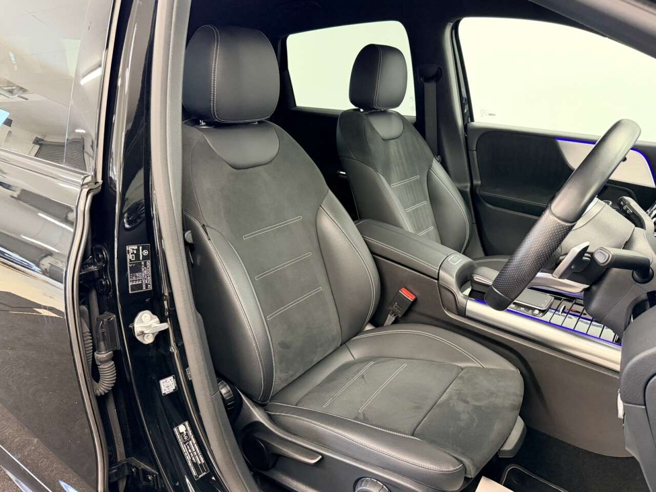 A 2021 MERCEDES-BENZ B CLASS B250e 15.6kWh PLUG-IN HYBRID AMG LINE EDITION EXECUTIVE 8G-DCT 220 BHP + SA A 2021 MERCEDES-BENZ B CLASS B250e 15.6kWh PLUG-IN HYBRID AMG LINE EDITION EXECUTIVE 8G-DCT 220 BHP + SA
