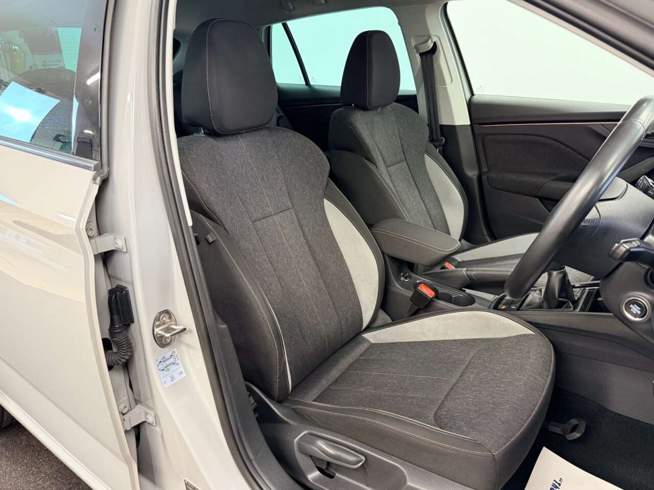 A 2020 SKODA SCALA 1.5 TSI SE L FIVE DOOR 150 BHP + SAT NAV + PARKING SENSORS + APPLE CAR PLAY A 2020 SKODA SCALA 1.5 TSI SE L FIVE DOOR 150 BHP + SAT NAV + PARKING SENSORS + APPLE CAR PLAY