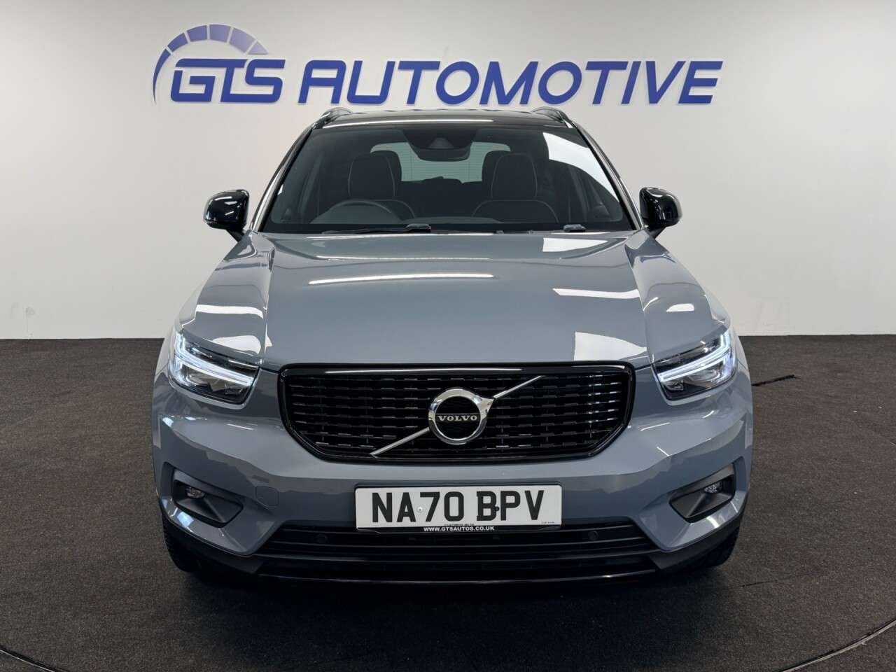 2020 VOLVO XC40 2020 VOLVO XC40