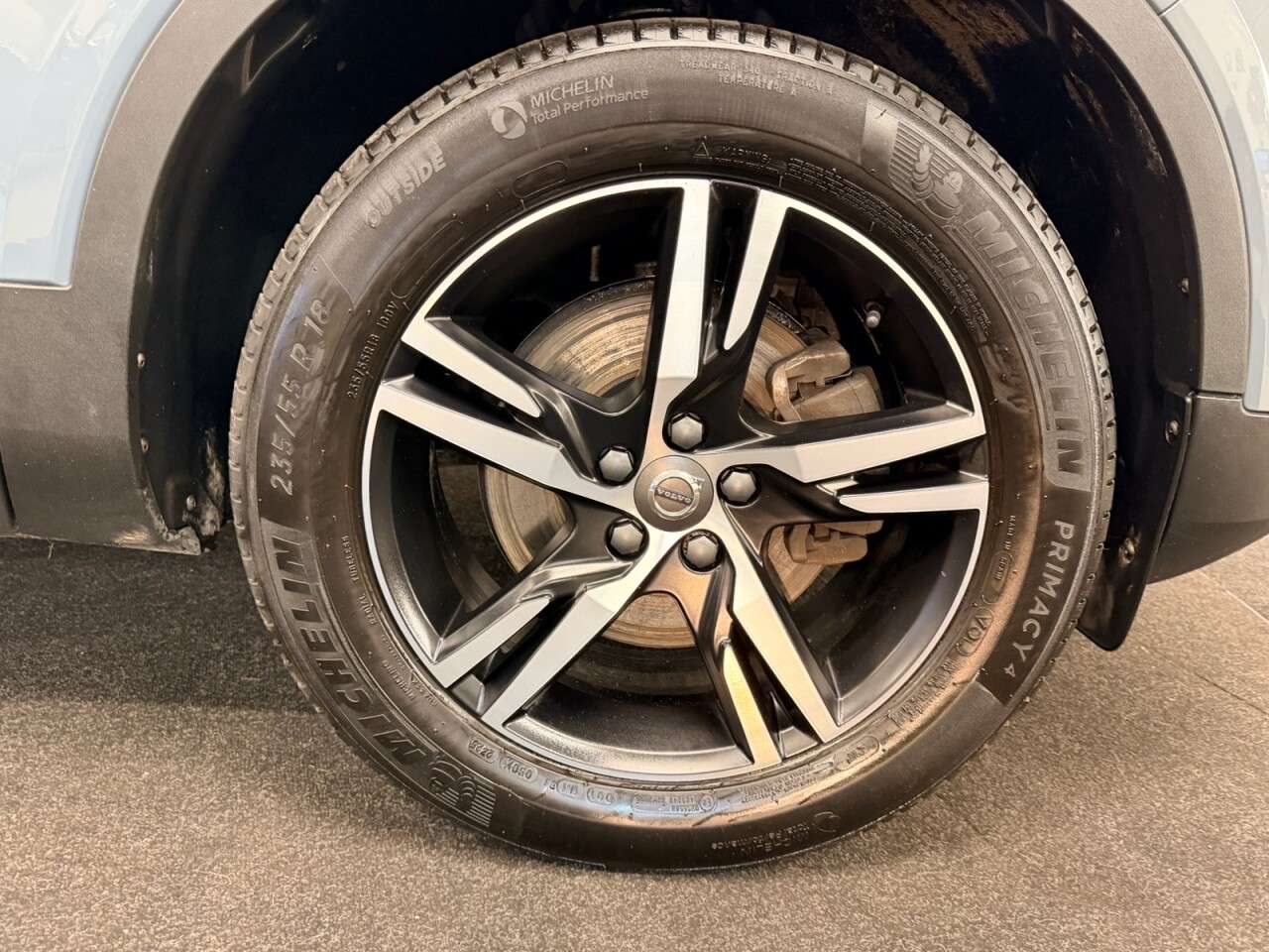 2020 VOLVO XC40 2020 VOLVO XC40