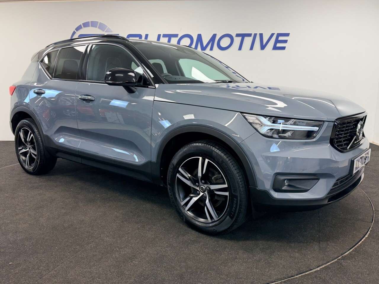 2020 VOLVO XC40 2020 VOLVO XC40