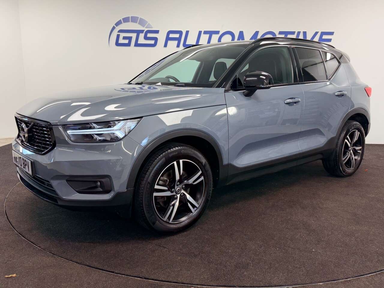 2020 VOLVO XC40 2020 VOLVO XC40