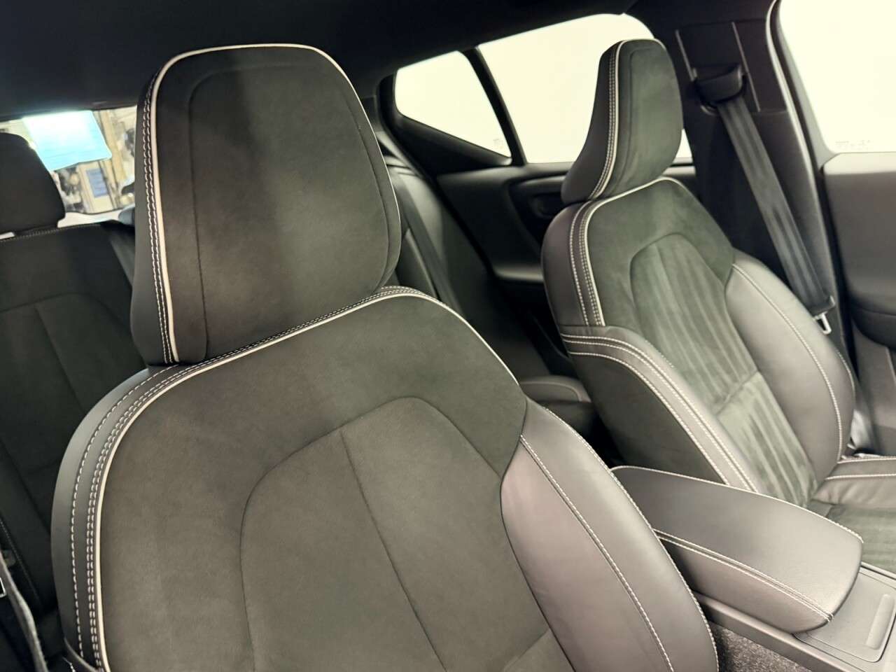 2020 VOLVO XC40 2020 VOLVO XC40