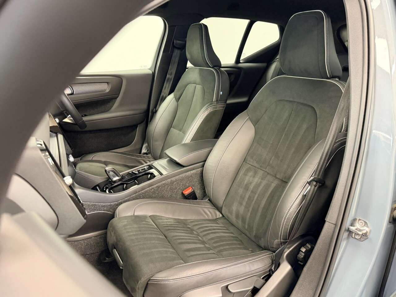 2020 VOLVO XC40 2020 VOLVO XC40