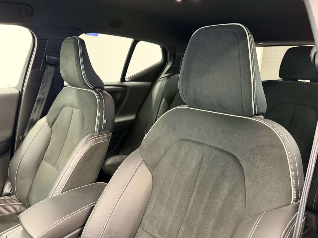 2020 VOLVO XC40 2020 VOLVO XC40