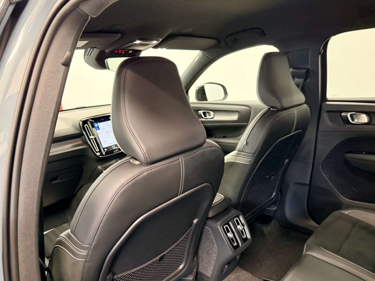 2020 VOLVO XC40 2020 VOLVO XC40