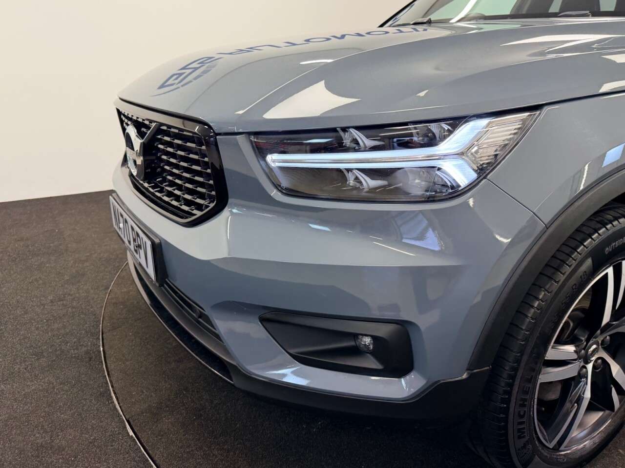 2020 VOLVO XC40 2020 VOLVO XC40