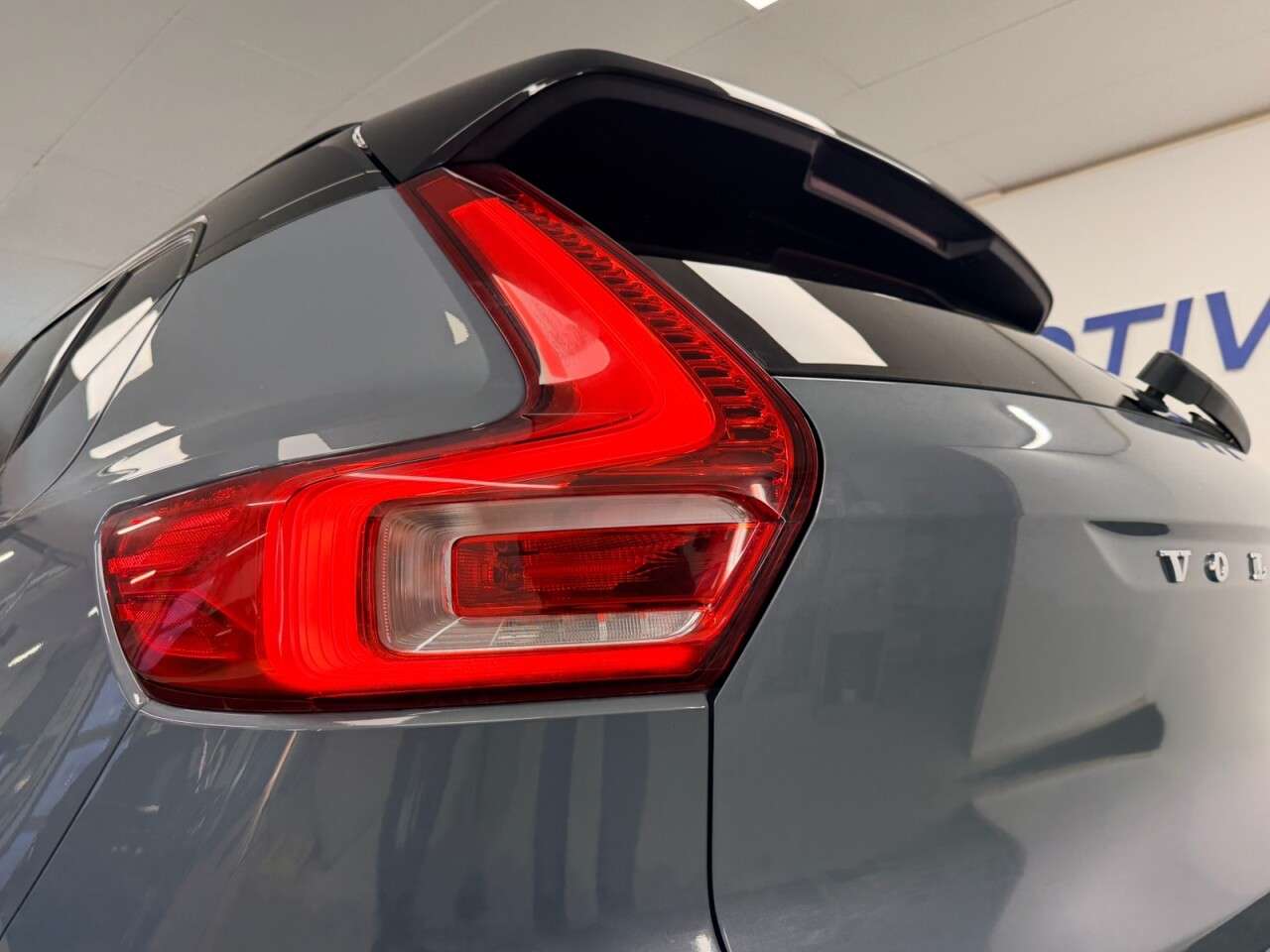 2020 VOLVO XC40 2020 VOLVO XC40