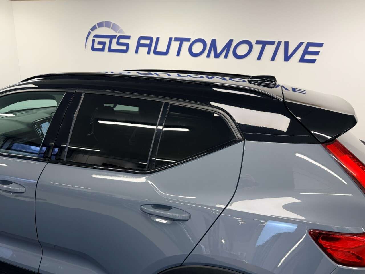 2020 VOLVO XC40 2020 VOLVO XC40