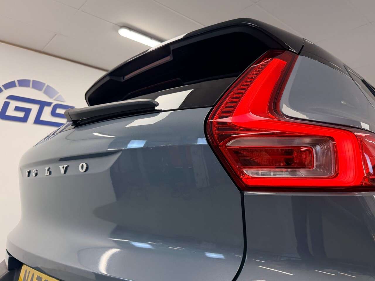 2020 VOLVO XC40 2020 VOLVO XC40