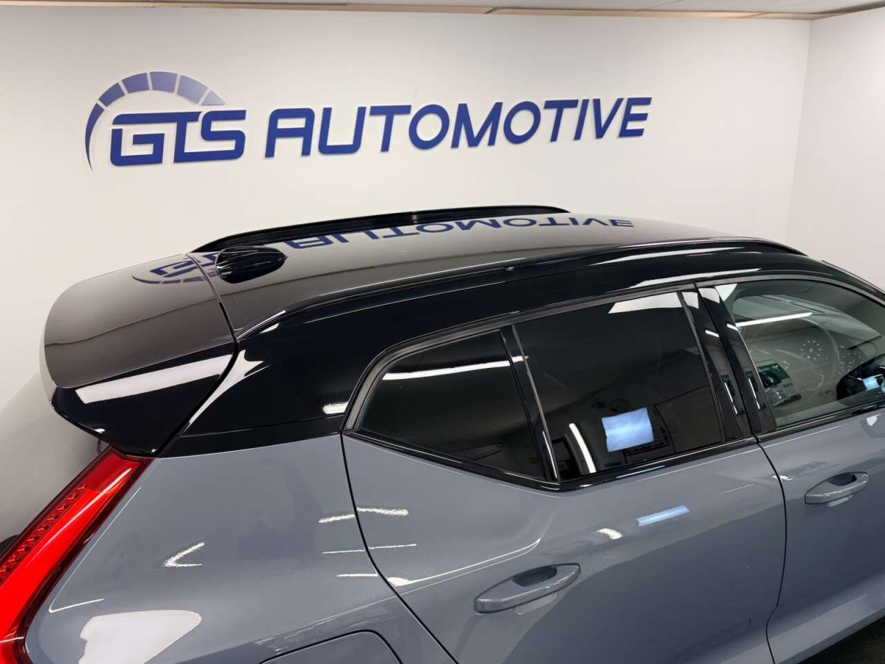 2020 VOLVO XC40 2020 VOLVO XC40