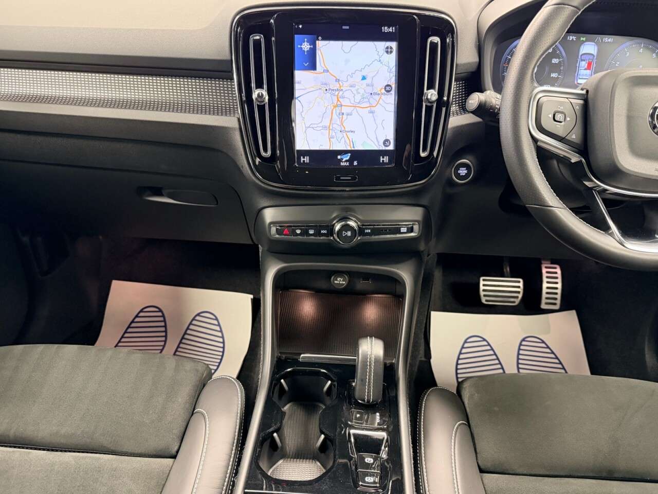 2020 VOLVO XC40 2020 VOLVO XC40