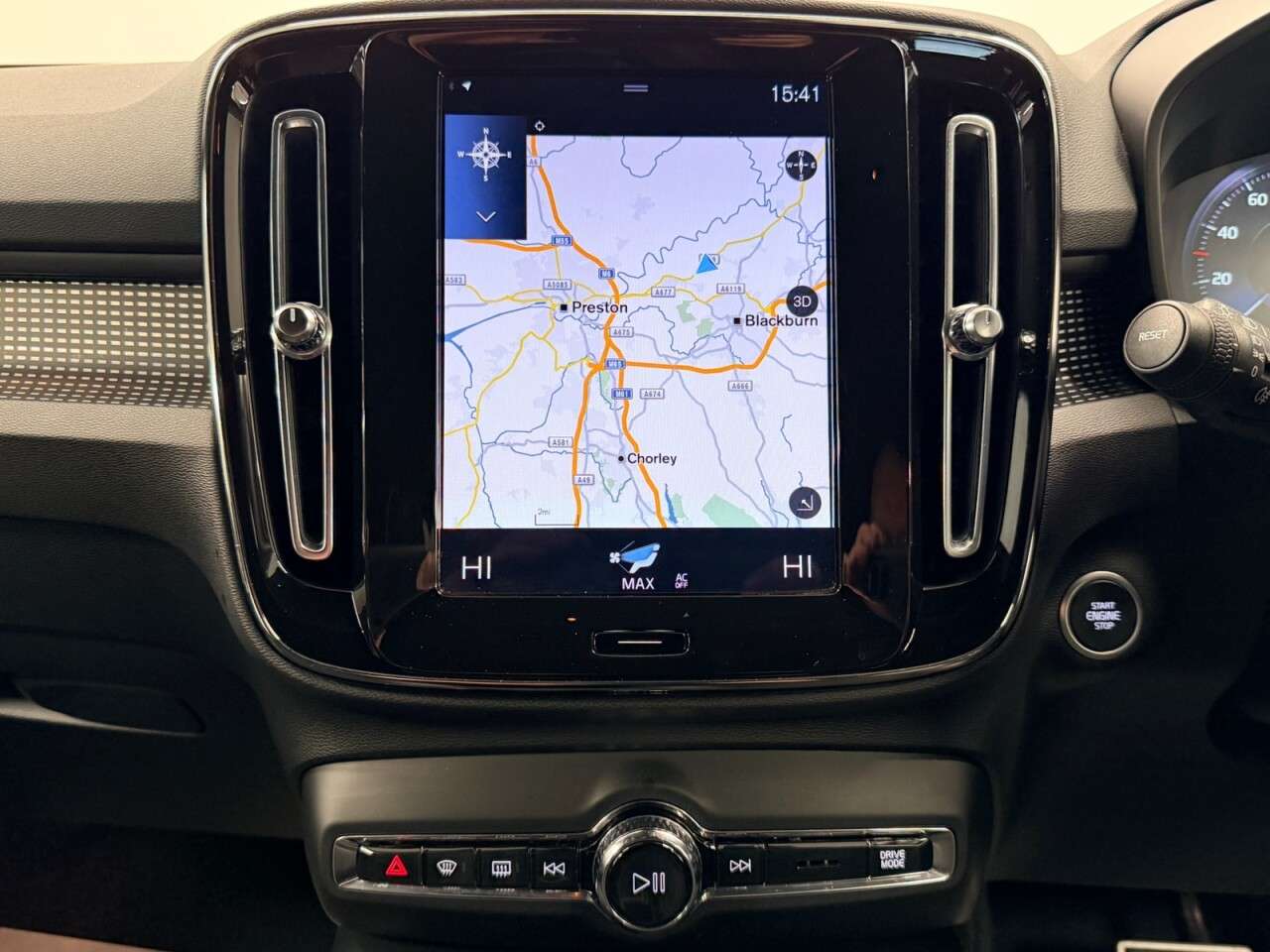 2020 VOLVO XC40 2020 VOLVO XC40