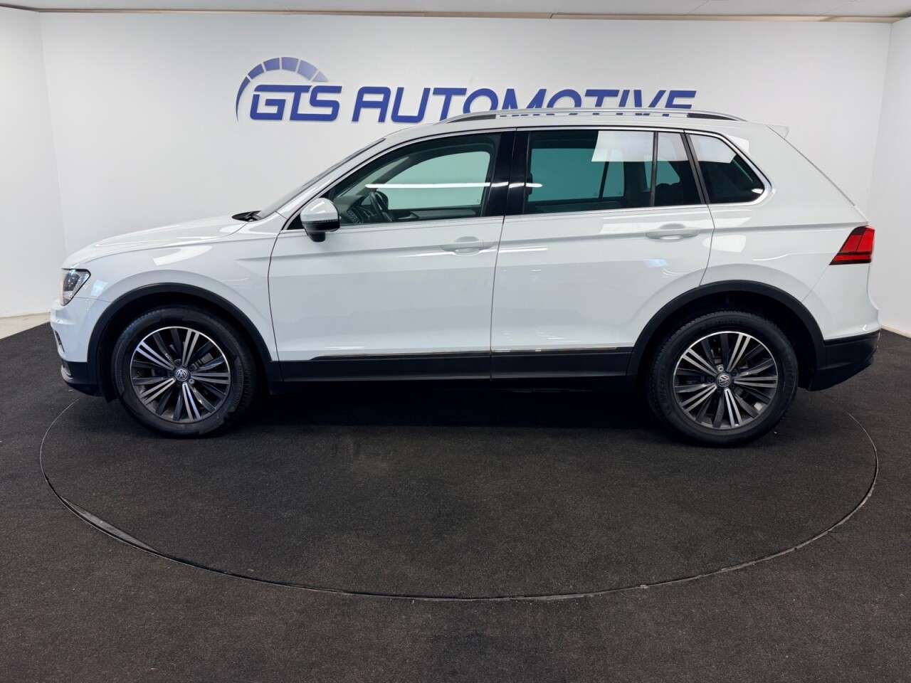 2018 VOLKSWAGEN TIGUAN 2018 VOLKSWAGEN TIGUAN