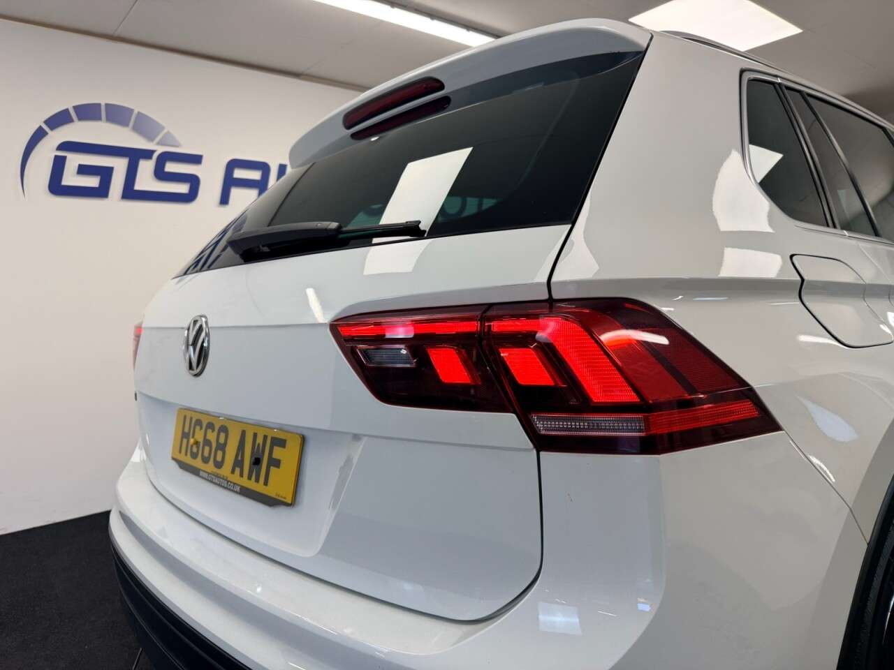 2018 VOLKSWAGEN TIGUAN 2018 VOLKSWAGEN TIGUAN