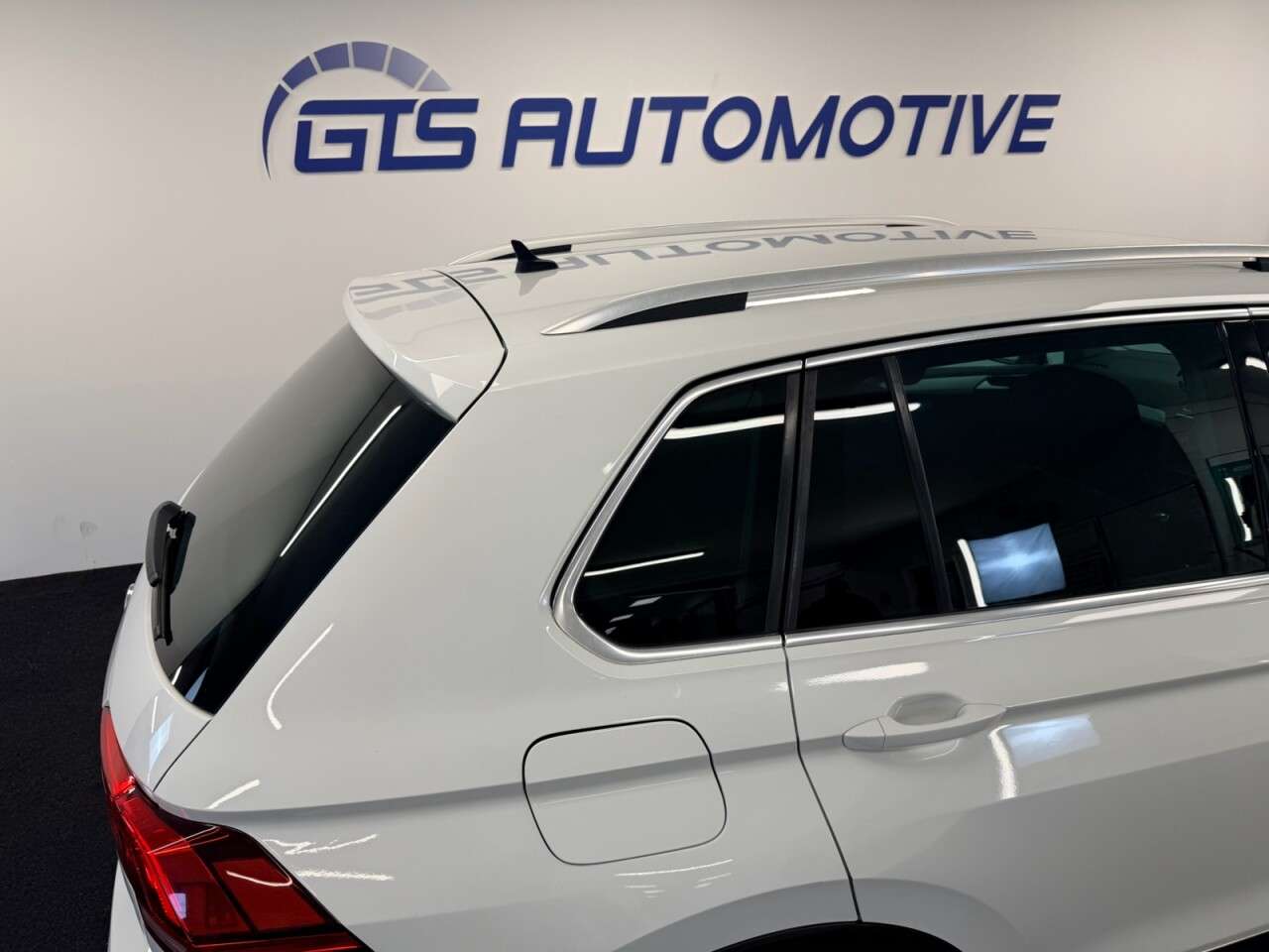 2018 VOLKSWAGEN TIGUAN 2018 VOLKSWAGEN TIGUAN