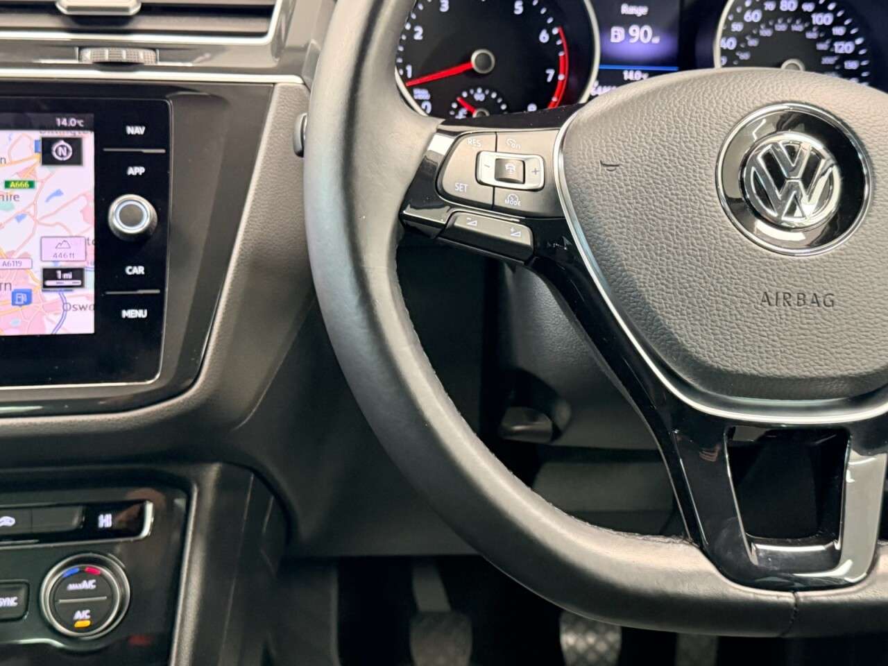 2018 VOLKSWAGEN TIGUAN 2018 VOLKSWAGEN TIGUAN