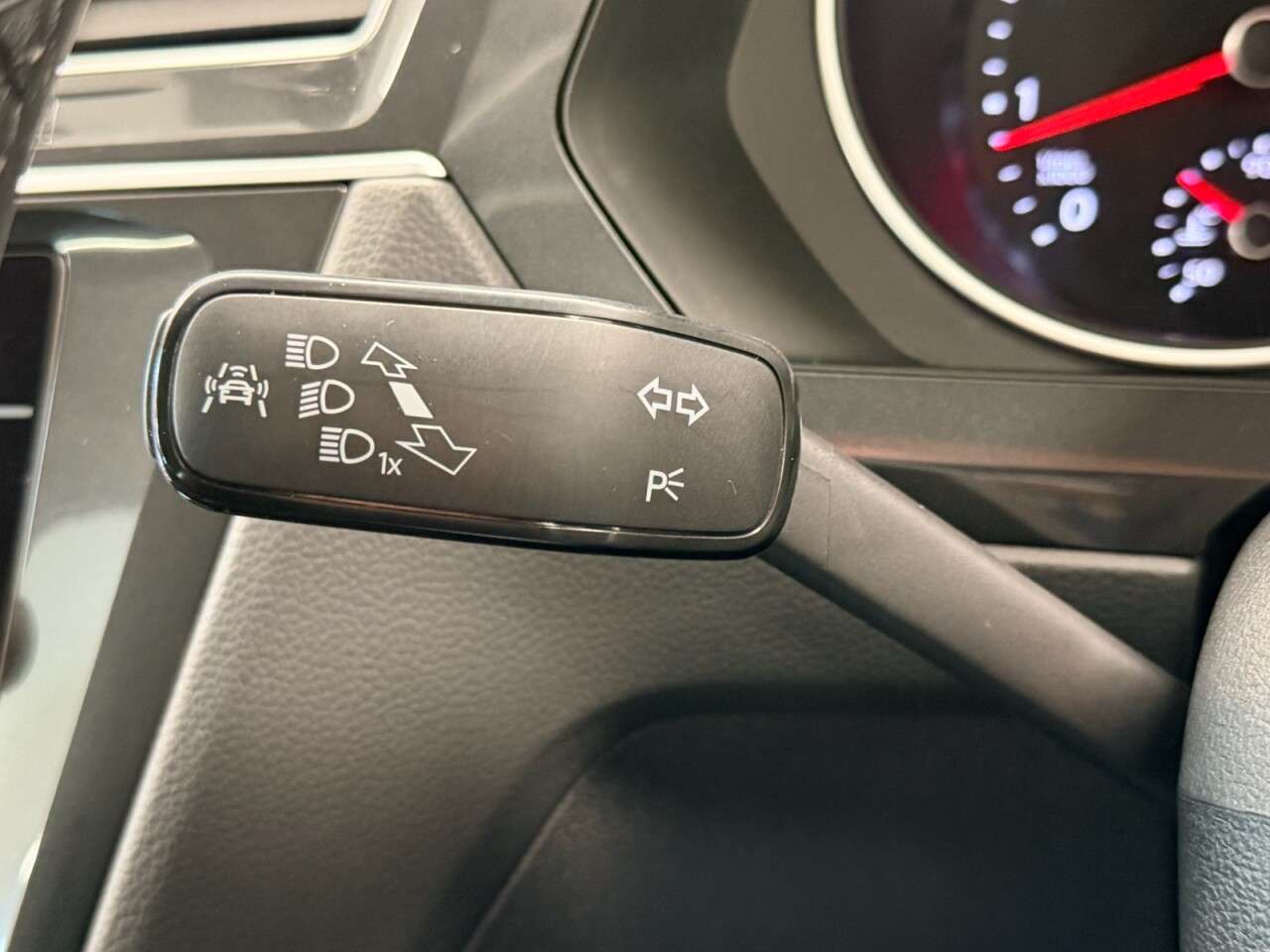 2018 VOLKSWAGEN TIGUAN 2018 VOLKSWAGEN TIGUAN