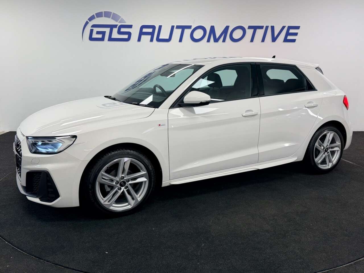 A 2022 AUDI A1 SPORTBACK 1.0 TFSI 25 S-LINE FIVE DOOR 95 BHP + APPLE CAR PLAY + PARKING SENSORS SIX A 2022 AUDI A1 SPORTBACK 1.0 TFSI 25 S-LINE FIVE DOOR 95 BHP + APPLE CAR PLAY + PARKING SENSORS SIX