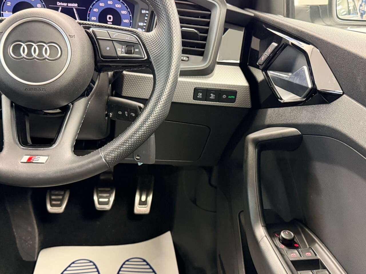 2022 AUDI A1 2022 AUDI A1