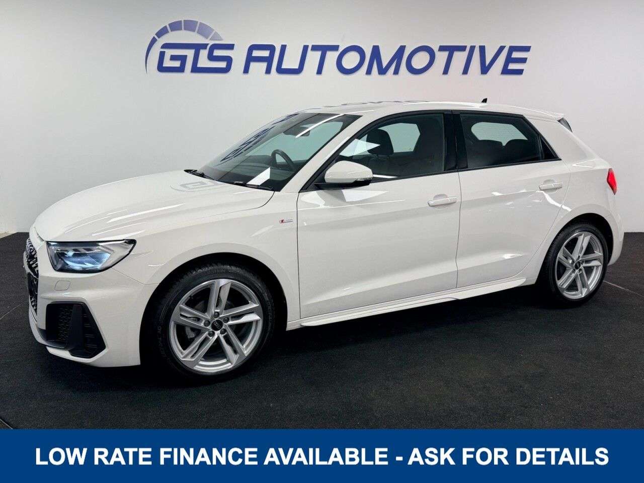 A 2022 AUDI A1 SPORTBACK 1.0 TFSI 25 S-LINE FIVE DOOR 95 BHP + APPLE CAR PLAY + PARKING SENSORS SIX A 2022 AUDI A1 SPORTBACK 1.0 TFSI 25 S-LINE FIVE DOOR 95 BHP + APPLE CAR PLAY + PARKING SENSORS SIX