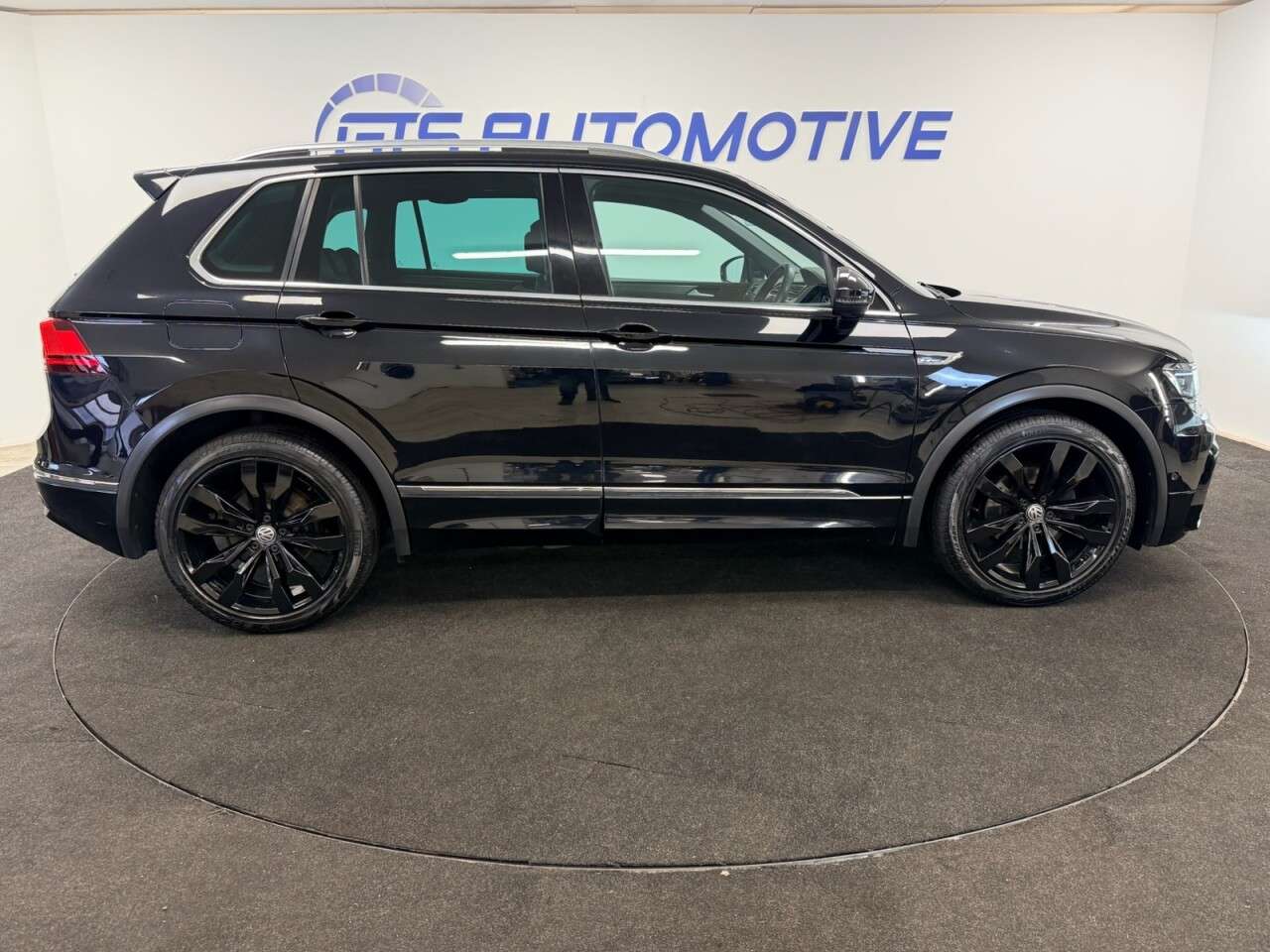 2019 VOLKSWAGEN TIGUAN 2019 VOLKSWAGEN TIGUAN