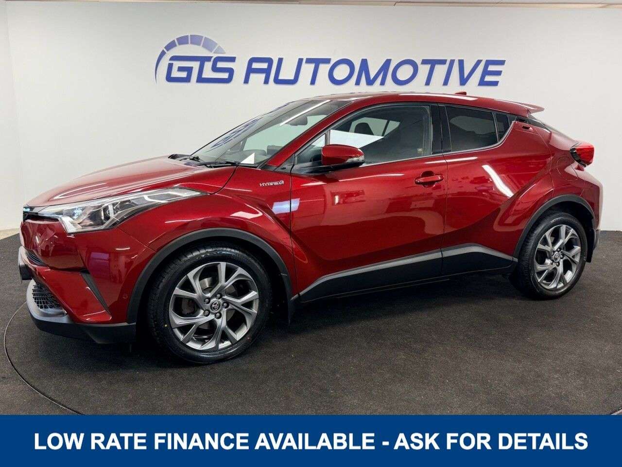 A 2019 TOYOTA C-HR 1.8 VVT-h HYRBID DESIGN CVT AUTO 125 BHP + SAT NAV + CAMERA + HEATED SEATS A 2019 TOYOTA C-HR 1.8 VVT-h HYRBID DESIGN CVT AUTO 125 BHP + SAT NAV + CAMERA + HEATED SEATS