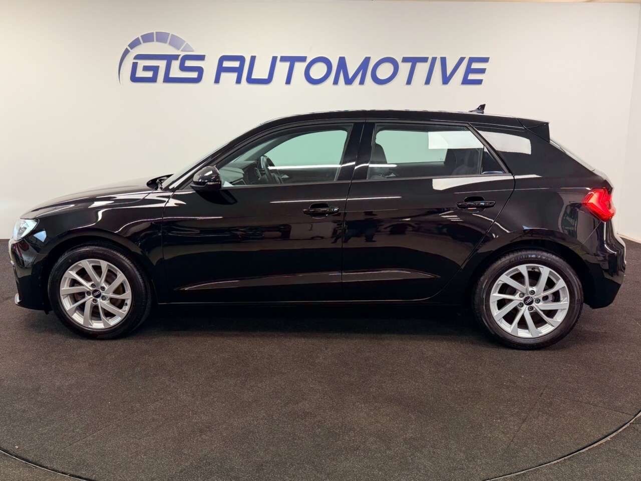 2021 AUDI A1 2021 AUDI A1