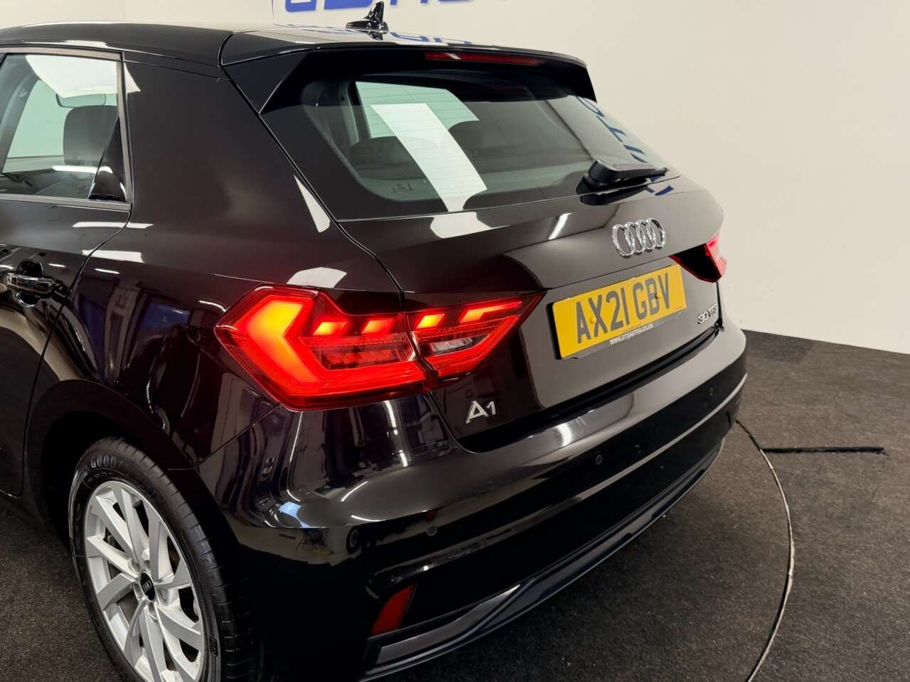 2021 AUDI A1 2021 AUDI A1