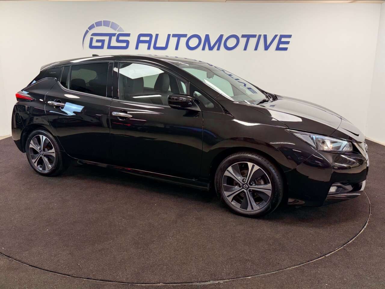 A 2021 NISSAN LEAF 10 40kWh ELECTRIC AUTO 150 BHP + SAT NAV + REAR CAMERA + HEATED SEATS SIX M A 2021 NISSAN LEAF 10 40kWh ELECTRIC AUTO 150 BHP + SAT NAV + REAR CAMERA + HEATED SEATS SIX M