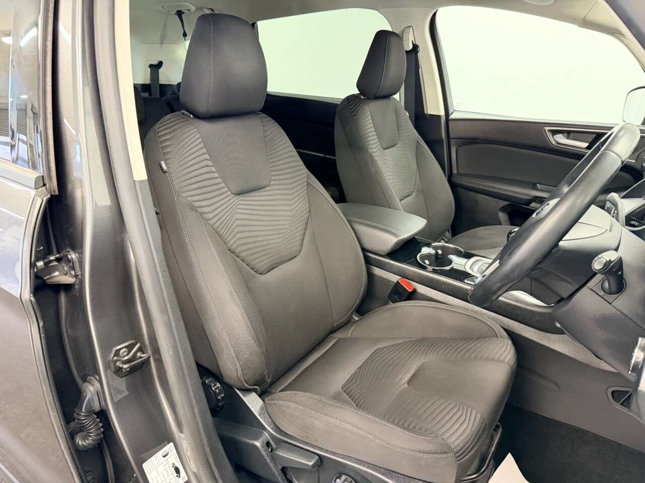 A 2019 FORD S-MAX 1.5 TURBO ECOBOOST ZETEC 165 BHP + SAT NAV + 7 SEATS + PARKING SENSORS SIX A 2019 FORD S-MAX 1.5 TURBO ECOBOOST ZETEC 165 BHP + SAT NAV + 7 SEATS + PARKING SENSORS SIX