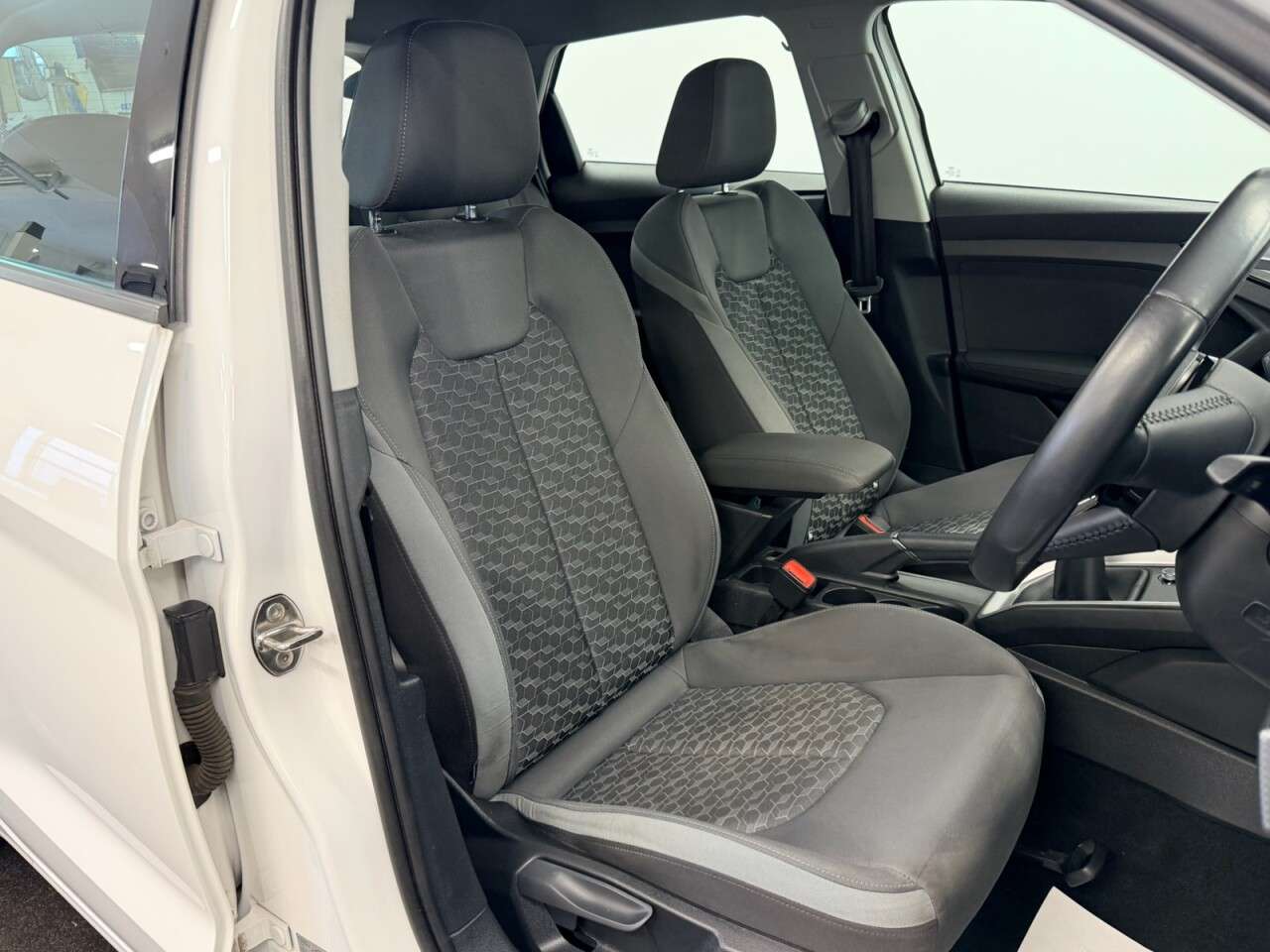 A 2019 AUDI A1 SPORTBACK 1.0 TFSI 30 SPORT FIVE DOOR 115 BHP + APPLE CAR PLAY + PARKING SENSORS SIX A 2019 AUDI A1 SPORTBACK 1.0 TFSI 30 SPORT FIVE DOOR 115 BHP + APPLE CAR PLAY + PARKING SENSORS SIX