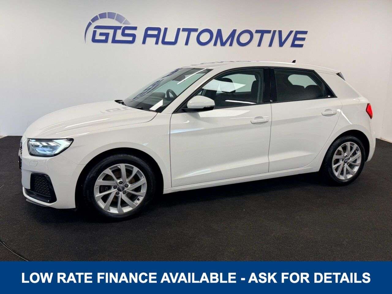 A 2019 AUDI A1 SPORTBACK 1.0 TFSI 30 SPORT FIVE DOOR 115 BHP + APPLE CAR PLAY + PARKING SENSORS SIX A 2019 AUDI A1 SPORTBACK 1.0 TFSI 30 SPORT FIVE DOOR 115 BHP + APPLE CAR PLAY + PARKING SENSORS SIX