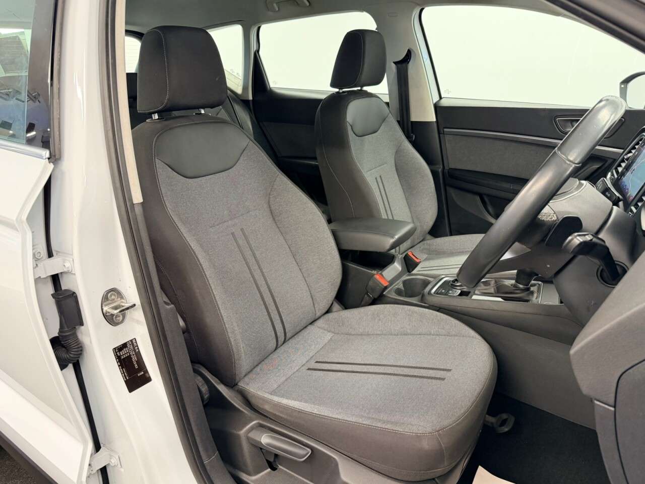 A 2022 SEAT ATECA 1.5 TSI EVO SE TECHNOLOGY DSG AUTO 150 BHP + SAT NAV + PARKING SENSORS SIX A 2022 SEAT ATECA 1.5 TSI EVO SE TECHNOLOGY DSG AUTO 150 BHP + SAT NAV + PARKING SENSORS SIX