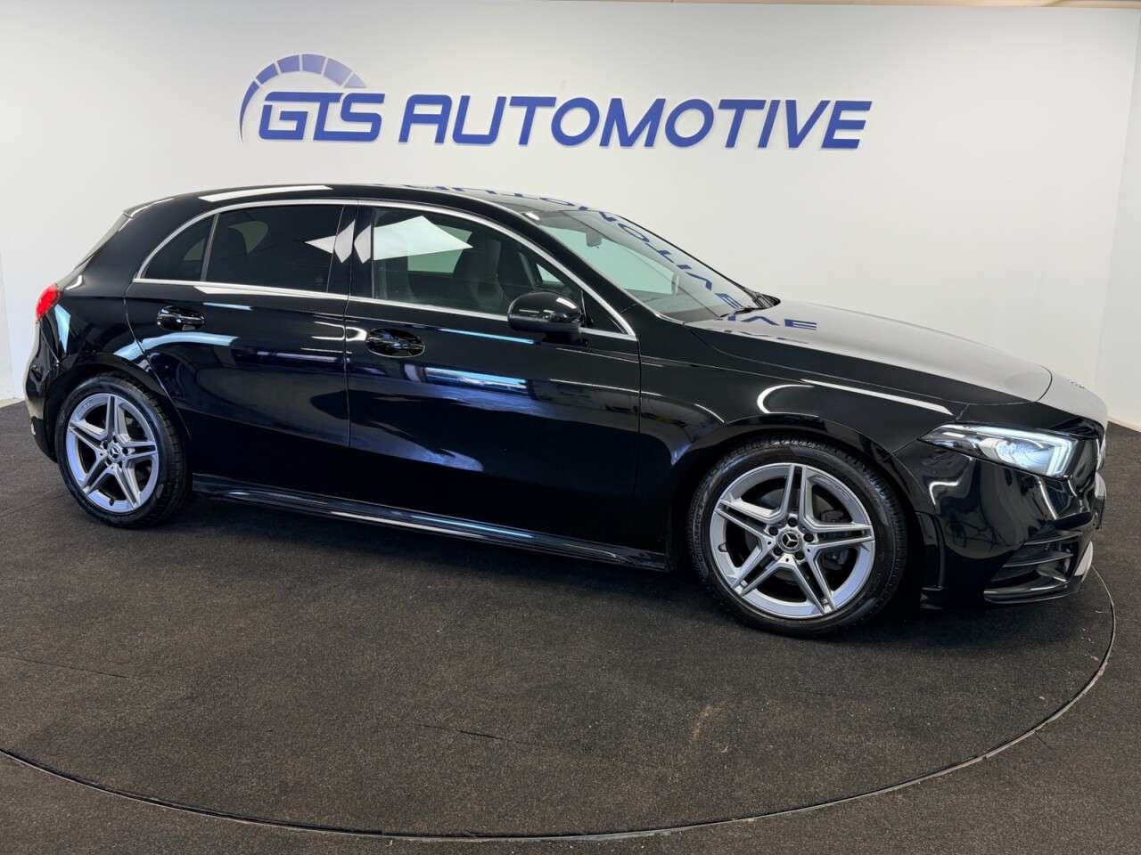 A 2019 MERCEDES-BENZ A CLASS A200d AMG LINE 8G-DCT AUTO 150 BHP + SAT NAV + REAR CAMERA SIX MONTH WARRAN A 2019 MERCEDES-BENZ A CLASS A200d AMG LINE 8G-DCT AUTO 150 BHP + SAT NAV + REAR CAMERA SIX MONTH WARRAN