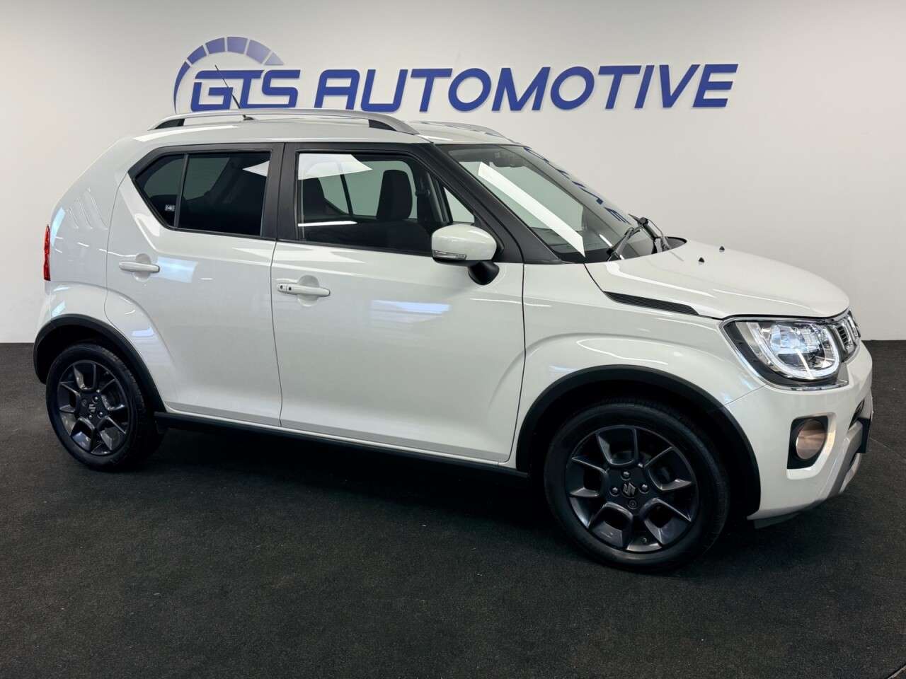 A 2023 SUZUKI IGNIS 1.2 DUALJET MHEV SZ5 HYBRID CVT AUTO + SAT NAV + REAR CAMERA + APPLE PLAY S A 2023 SUZUKI IGNIS 1.2 DUALJET MHEV SZ5 HYBRID CVT AUTO + SAT NAV + REAR CAMERA + APPLE PLAY S