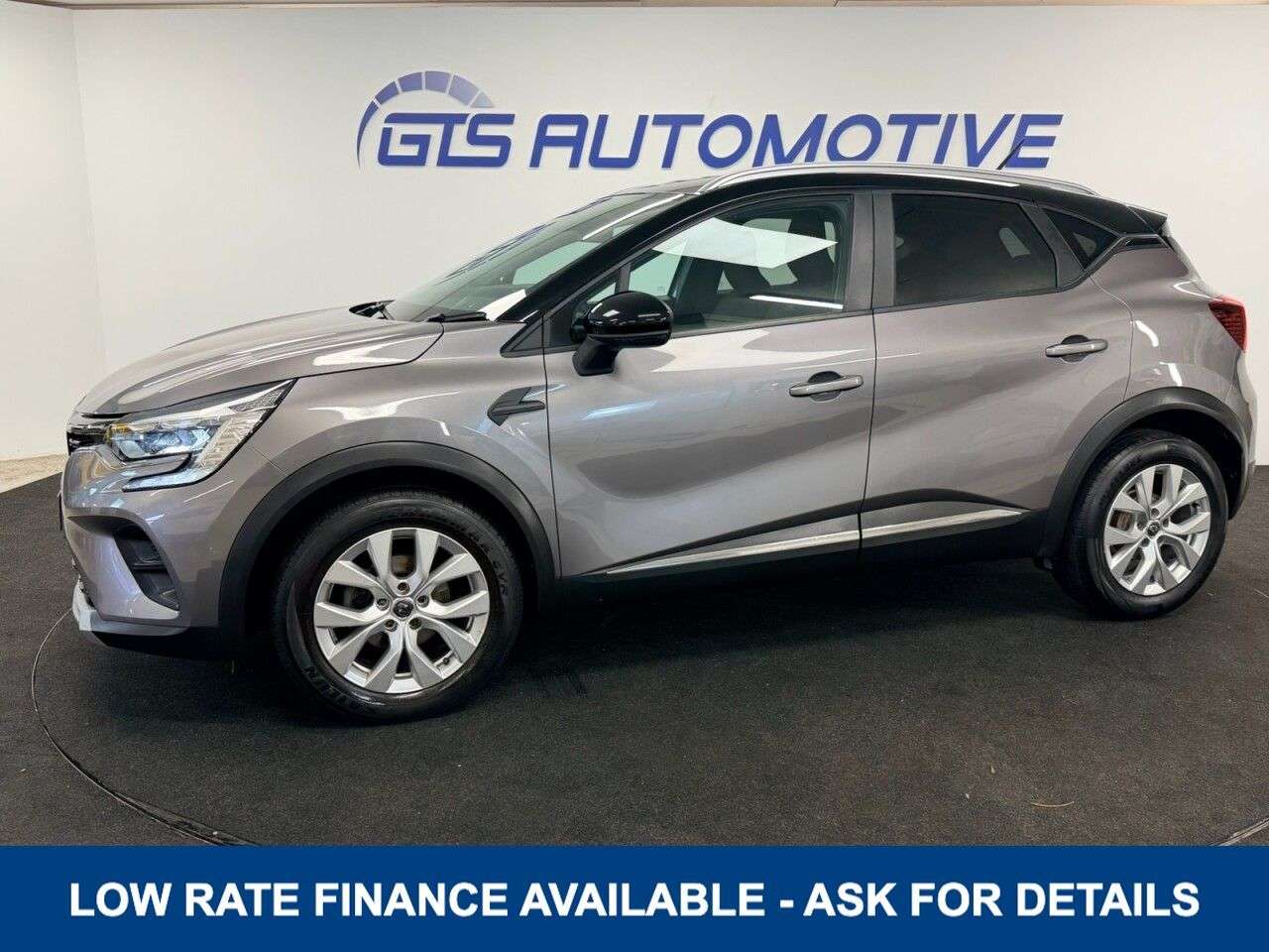 A 2020 RENAULT CAPTUR 1.0 TCe ICONIC 100 BHP + SAT NAV + PARKING SENSORS SIX MONTH WARRANTY SEPT A 2020 RENAULT CAPTUR 1.0 TCe ICONIC 100 BHP + SAT NAV + PARKING SENSORS SIX MONTH WARRANTY SEPT