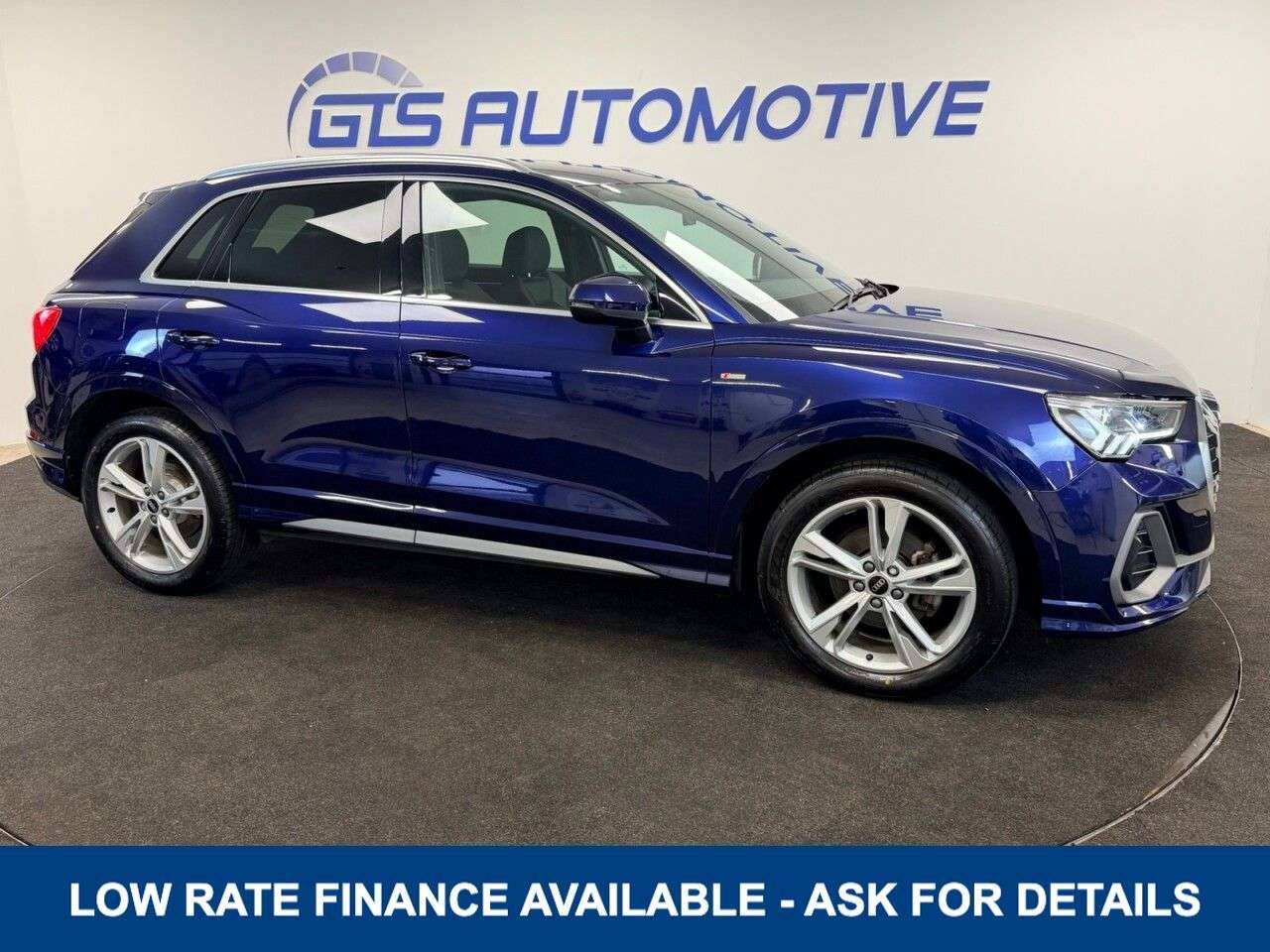 A 2020 AUDI Q3 1.5 TFSI CoD 35 S-LINE 150 BHP + SAT NAV + APPLE CAR PLAY + VIRTUAL DASH SI A 2020 AUDI Q3 1.5 TFSI CoD 35 S-LINE 150 BHP + SAT NAV + APPLE CAR PLAY + VIRTUAL DASH SI